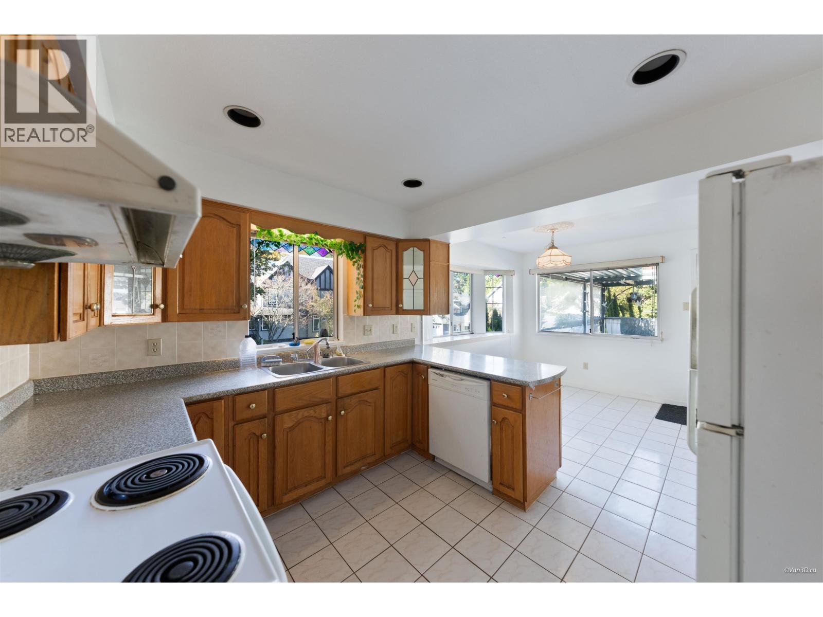 195 W 17TH AVENUE, Vancouver - Image 1