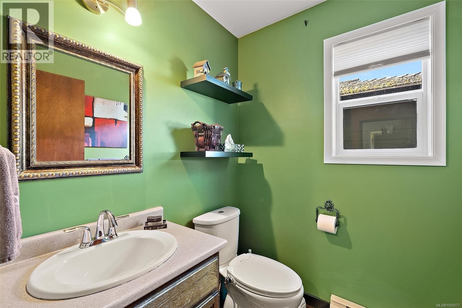 1321 Prillaman Ave, Saanich - Image 1