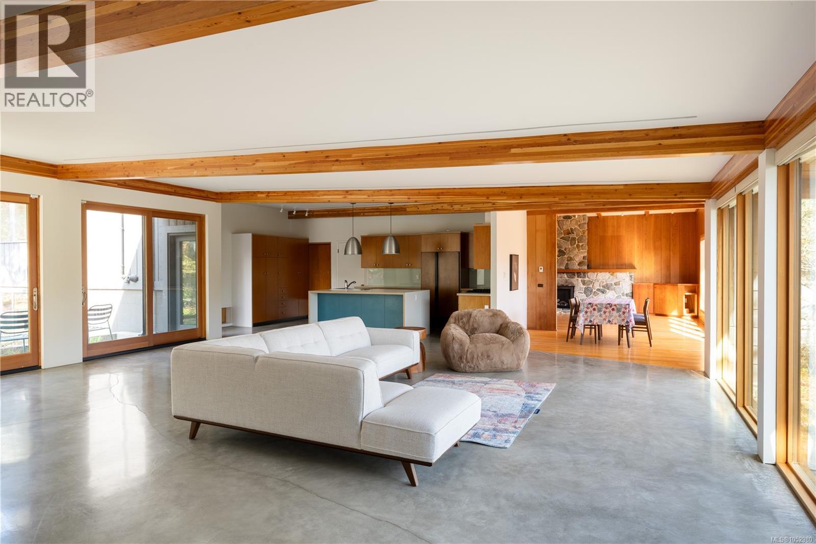 3190 EXETER Rd, Oak Bay - Image 1