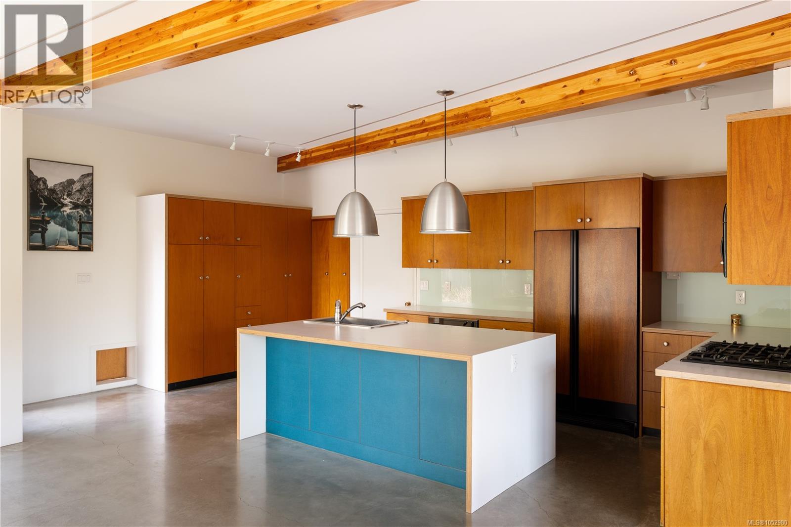 3190 EXETER Rd, Oak Bay - Image 1