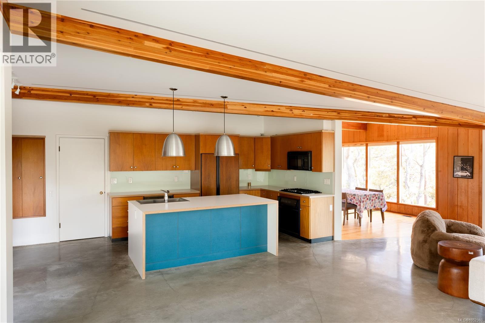 3190 EXETER Rd, Oak Bay - Image 1