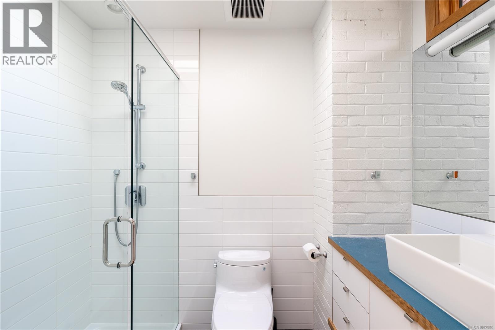 3190 EXETER Rd, Oak Bay - Image 1
