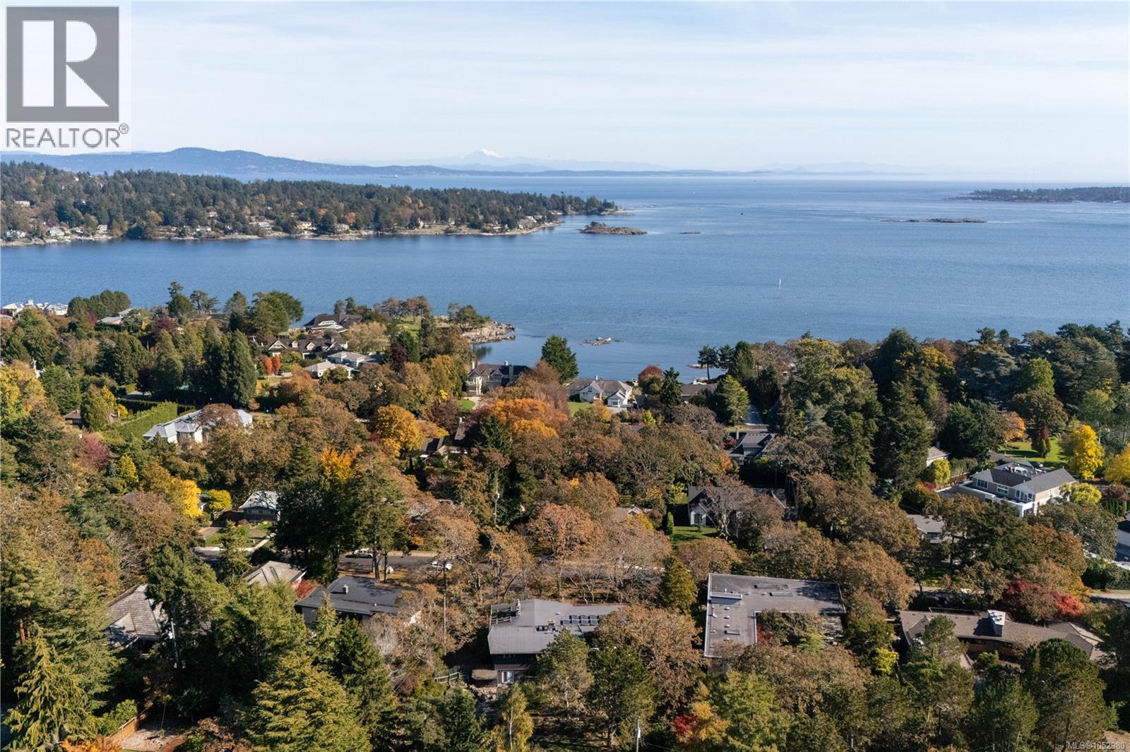 3190 EXETER Rd, Oak Bay - Image 1
