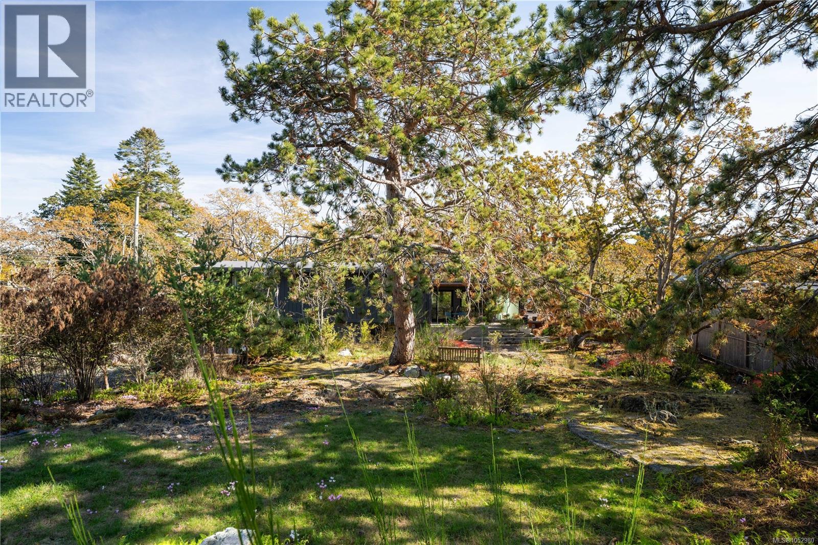 3190 EXETER Rd, Oak Bay - Image 1