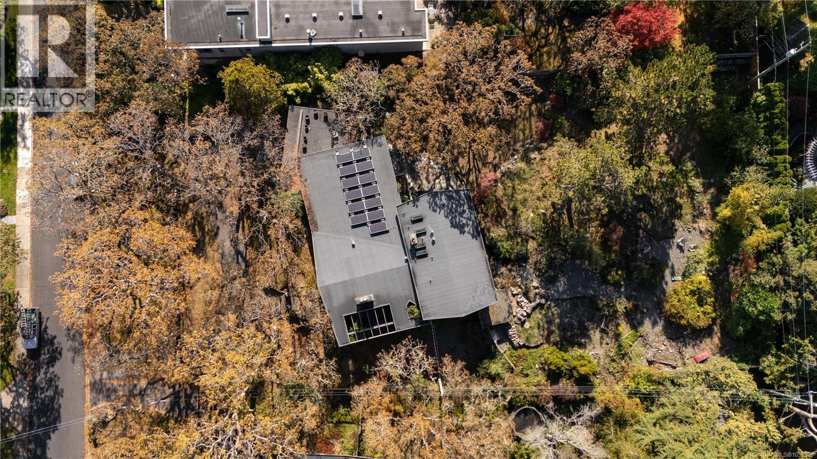 3190 EXETER Rd, Oak Bay - Image 1