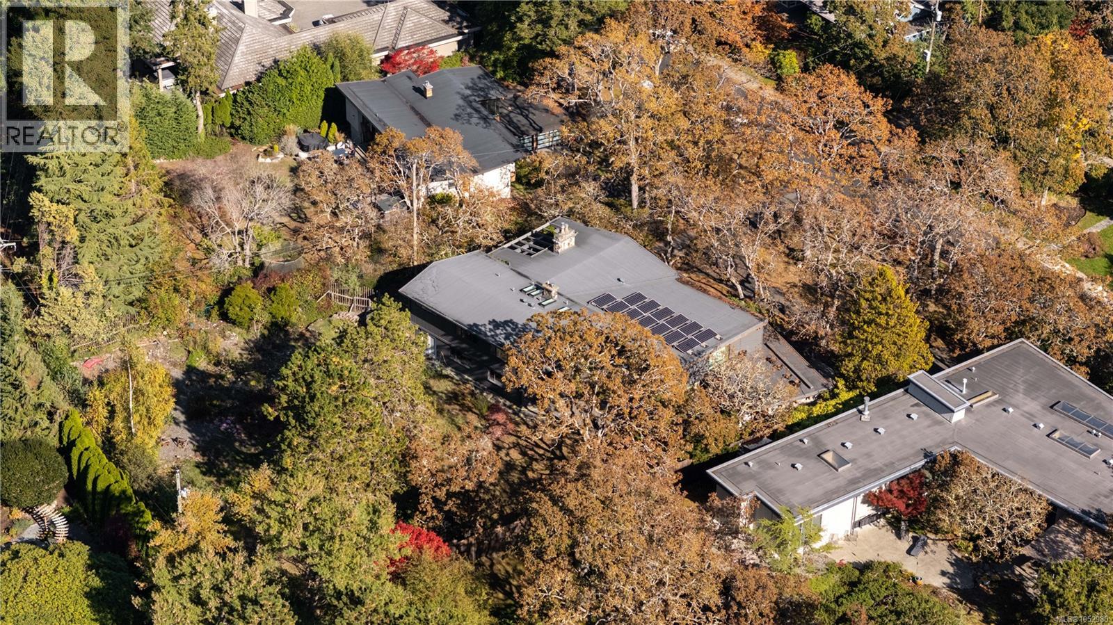 3190 EXETER Rd, Oak Bay - Image 1