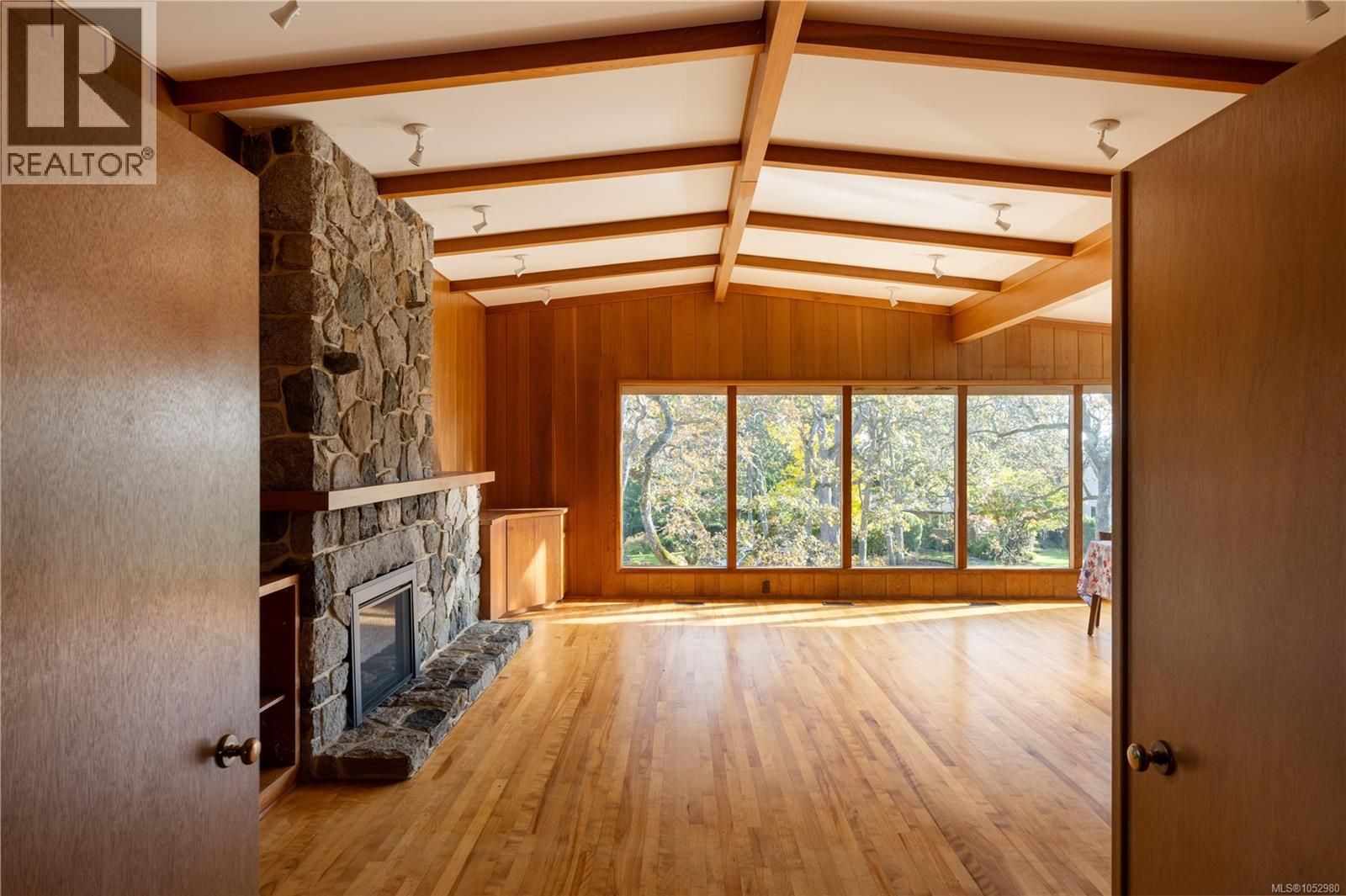 3190 EXETER Rd, Oak Bay - Image 1