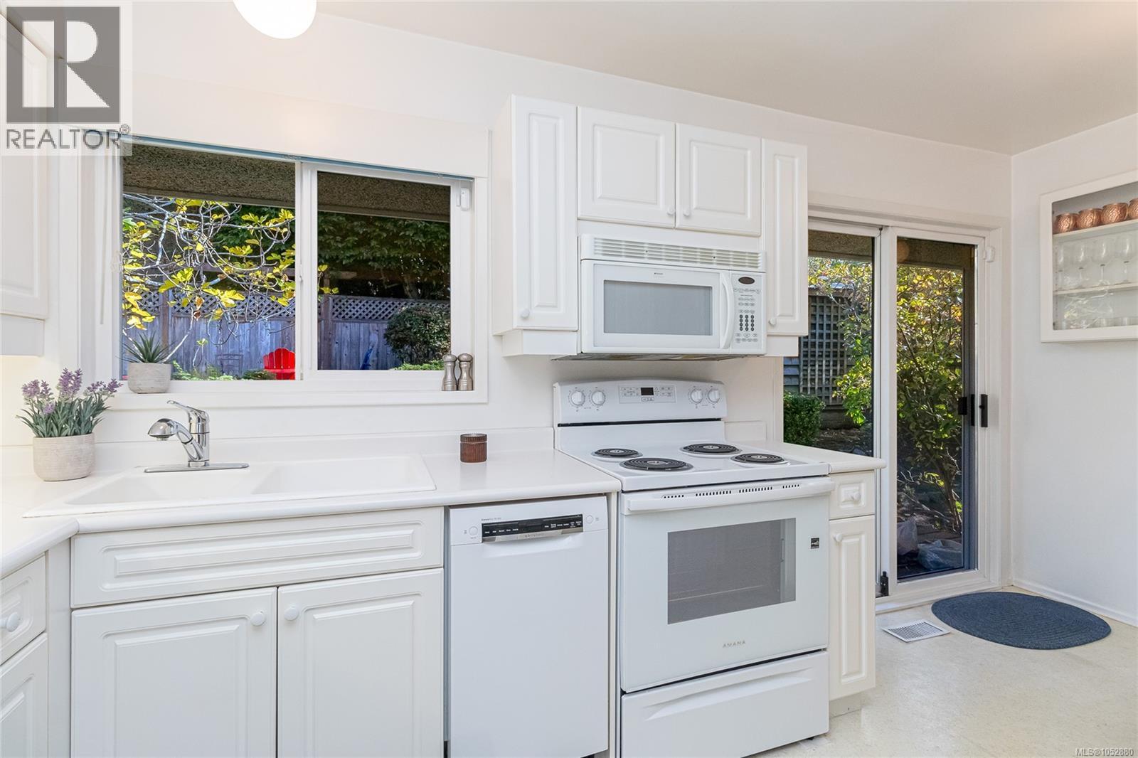 1287 Filmer Rd, Saanich - Image 1