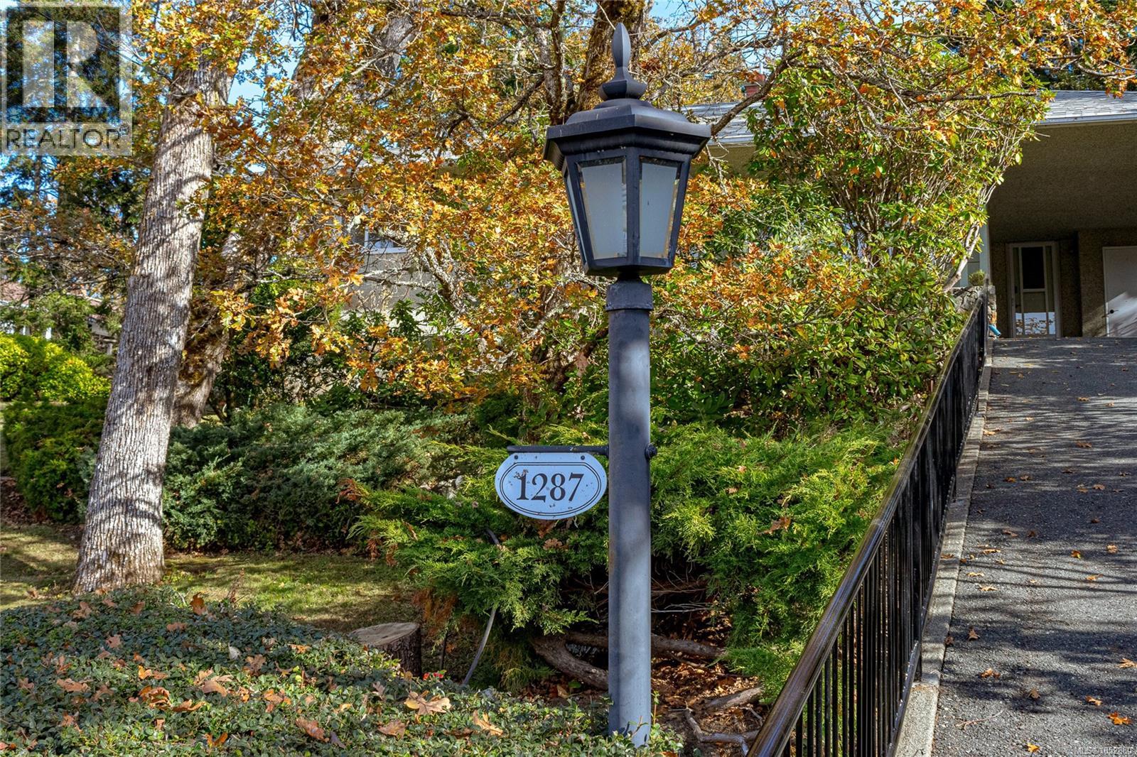 1287 Filmer Rd, Saanich - Image 1