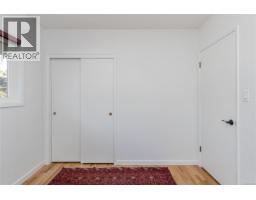 1287 Filmer Rd, Saanich, BC V8P1W5 Photo 27