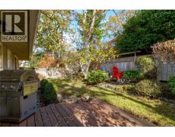 1287 Filmer Rd, Saanich, BC V8P1W5 Photo 33