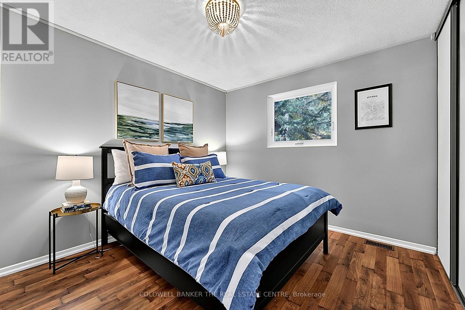 836 ELGIN STREET - 17