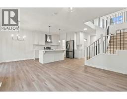 111 Heritage Manor, Cochrane, AB T4C3K8 Photo 13