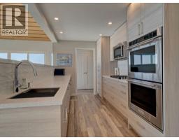 8327 Redrooffs Road, Sechelt, BC V7Z1E4 Photo 7