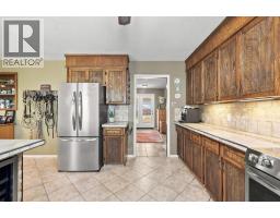 Kitchen - 264013 Township Road 433 Township, Rural Ponoka County, AB T4J1R6 Photo 6
