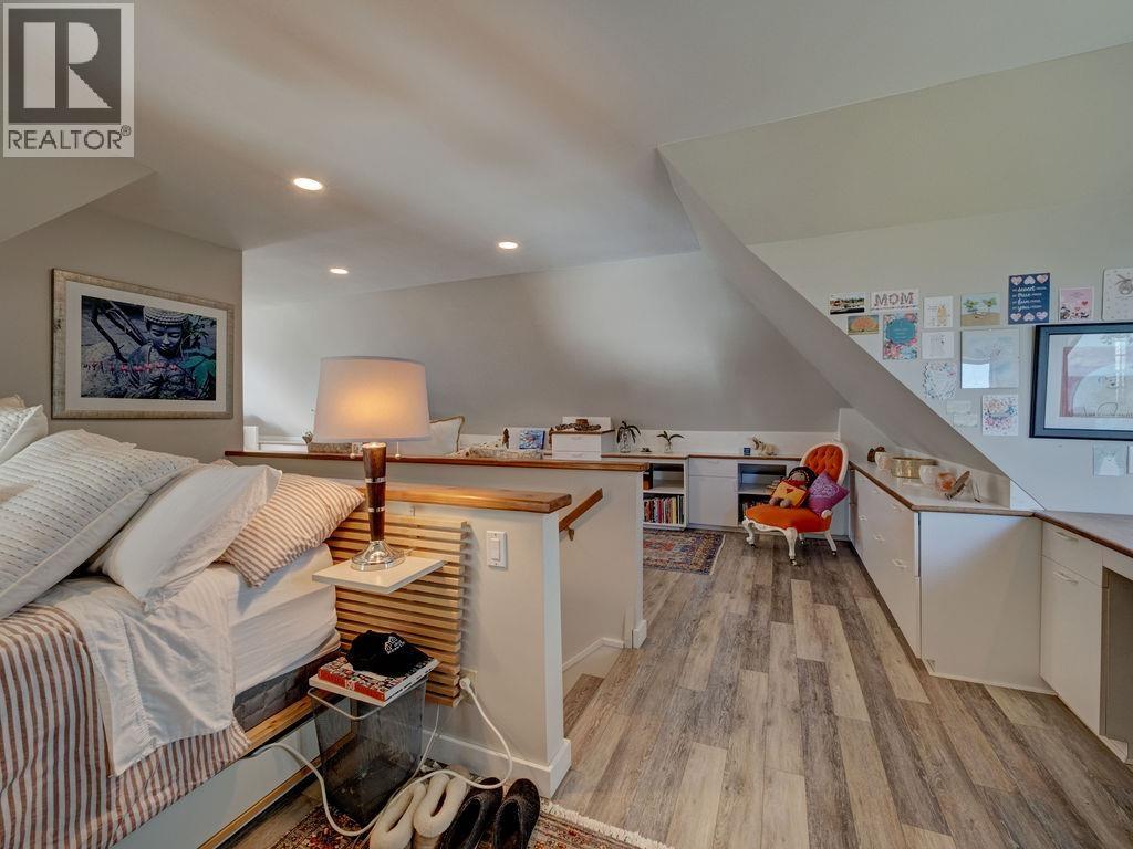 8327 REDROOFFS ROAD, Sechelt - Image 1