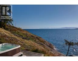 8327 Redrooffs Road, Sechelt, BC V7Z1E4 Photo 31