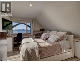 8327 Redrooffs Road, Sechelt, BC V7Z1E4 Photo 23