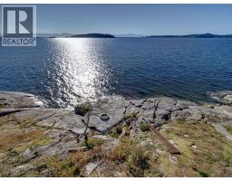 8327 Redrooffs Road, Sechelt, BC V7Z1E4 Photo 40
