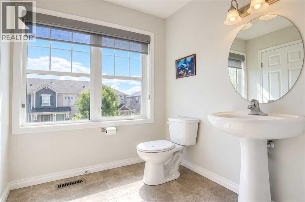 220 Windford Crescent SW, photo 14 of 38