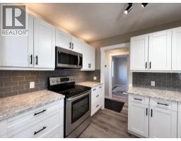 3pc Bathroom - 4220 7 Avenue, Edson, AB T7E1A6 Photo 12