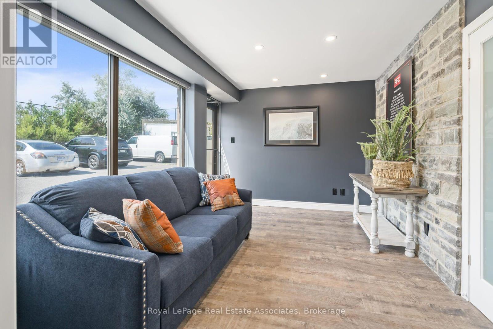 9 - 150 ARMSTRONG AVENUE, Halton Hills (Georgetown) — photo 4