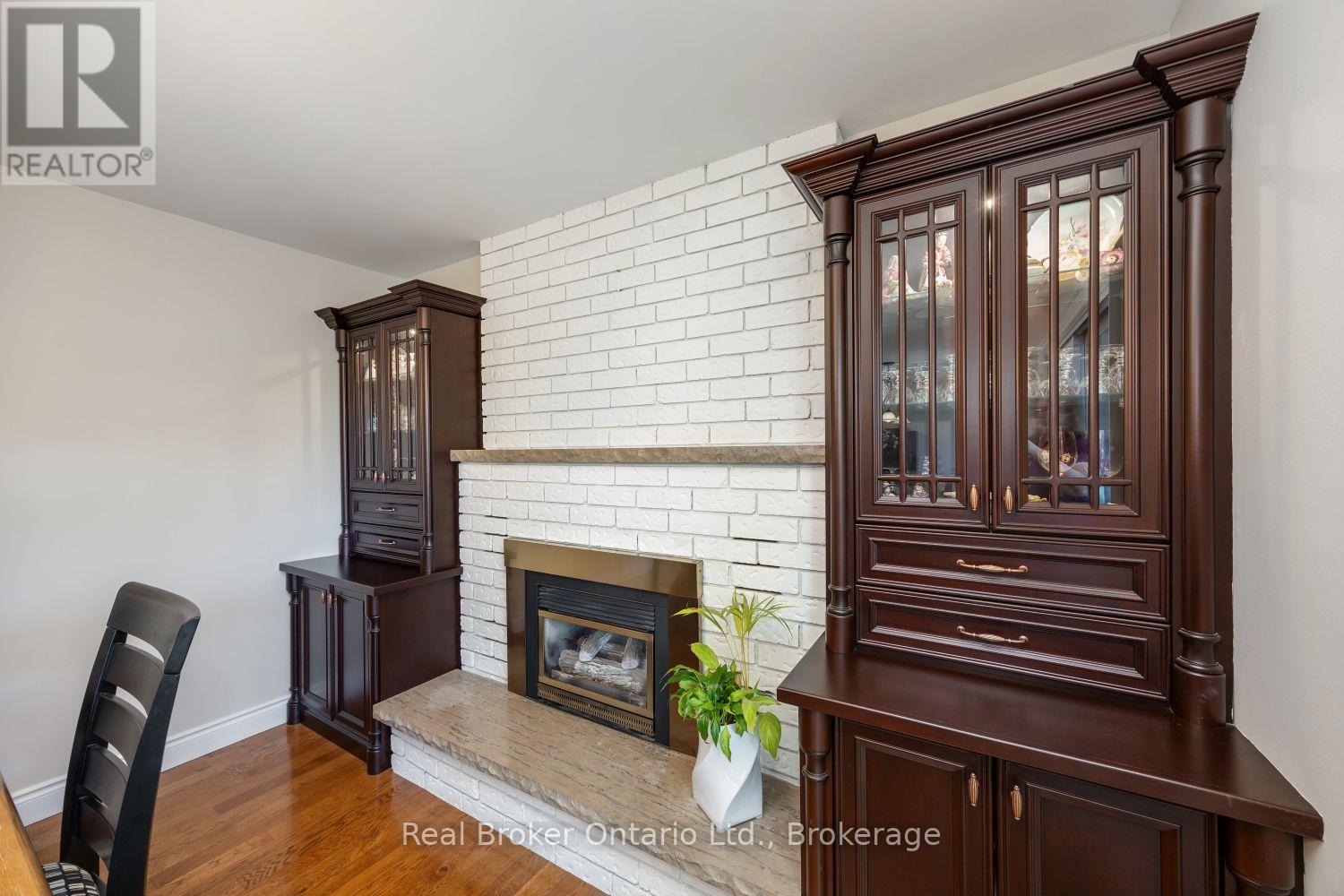 550 CRIMSON COURT - 19