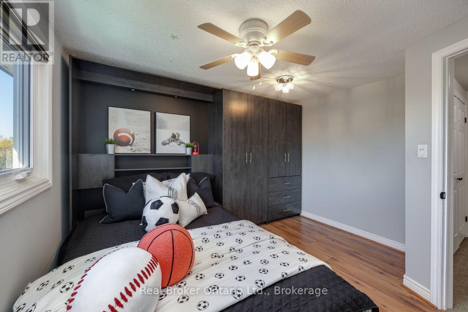 550 CRIMSON COURT - 27