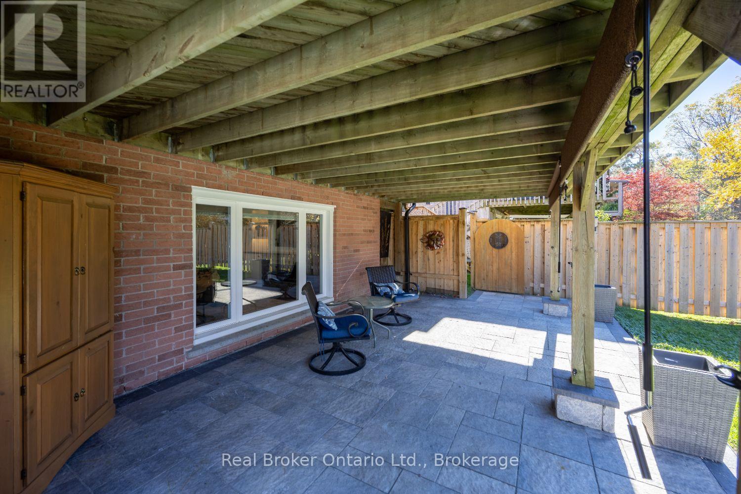 550 CRIMSON COURT - 37