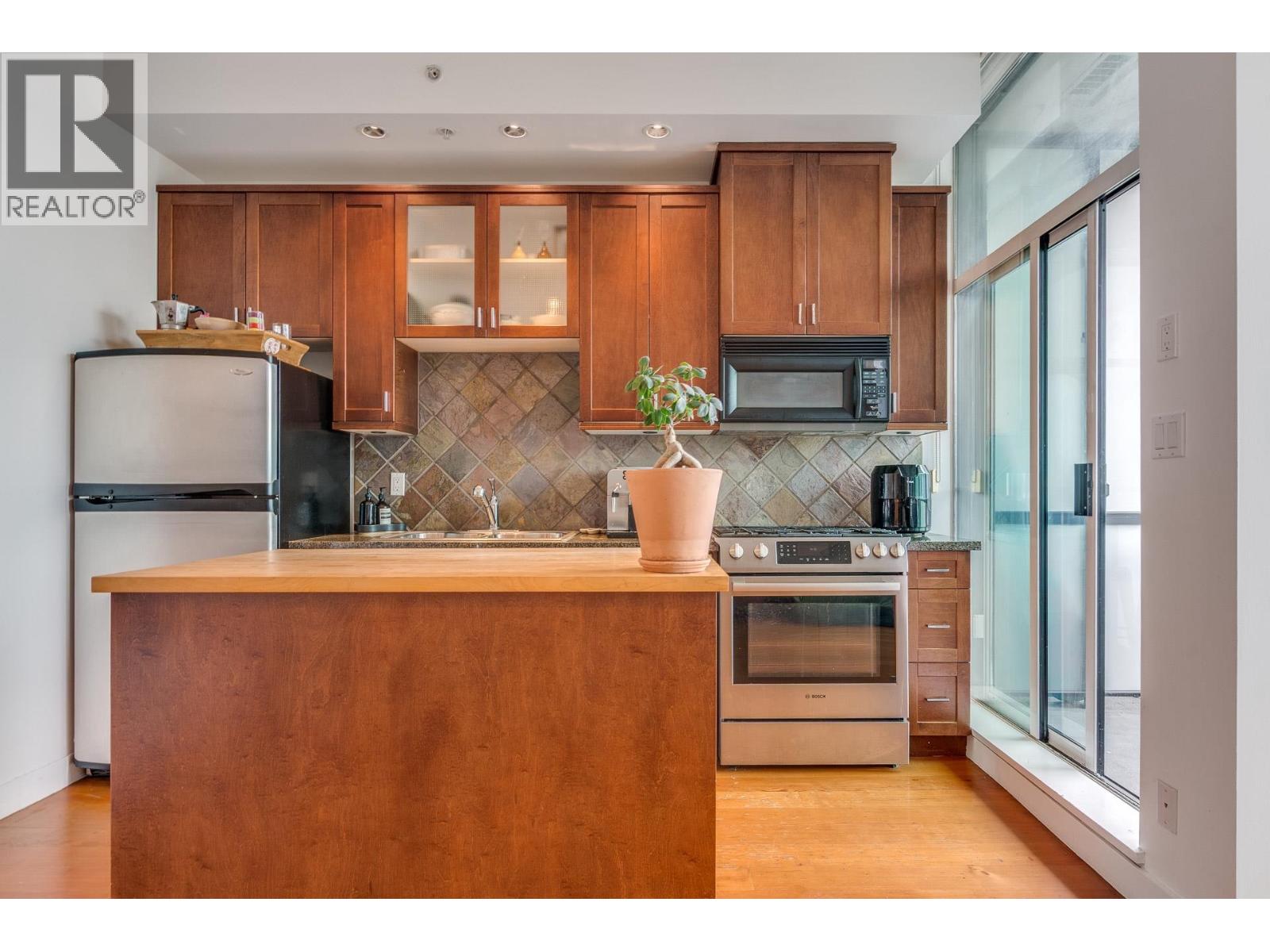 316 2515 ONTARIO STREET, Vancouver - Image 1