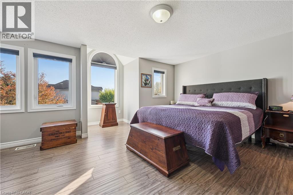 7 KROEGER Crescent - 20