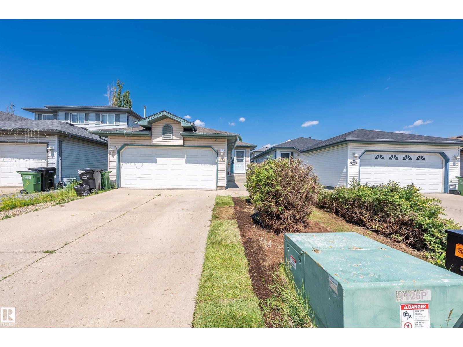 Photo of 3312 27 ave NW, Edmonton