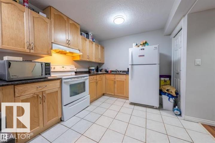3312 27 ave NW, Edmonton — photo 23