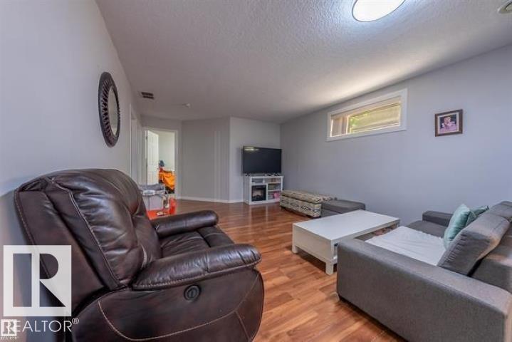 3312 27 ave NW, Edmonton — photo 24