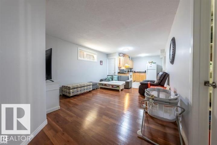3312 27 ave NW, Edmonton — photo 25