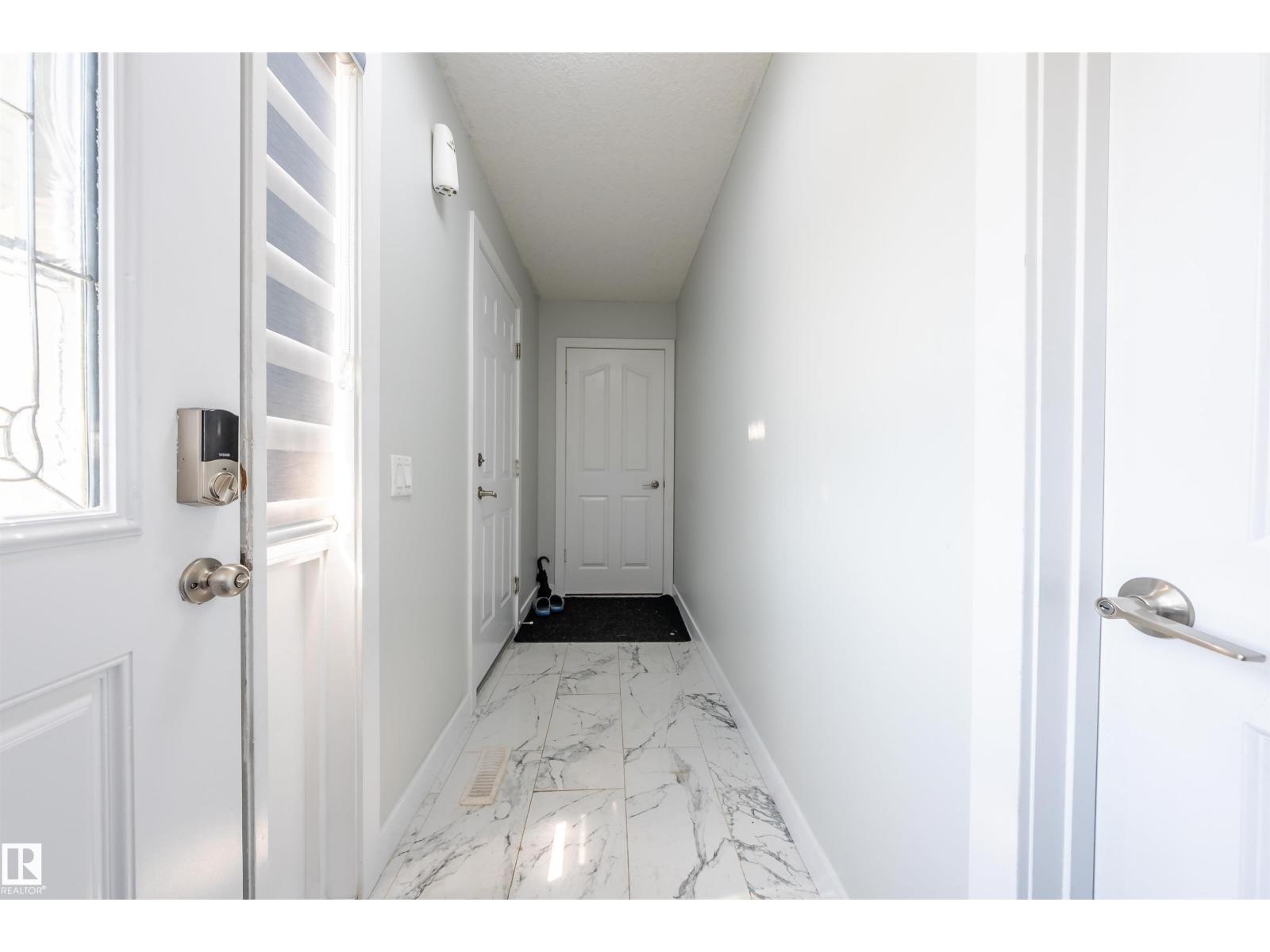 3312 27 ave NW, Edmonton — photo 4