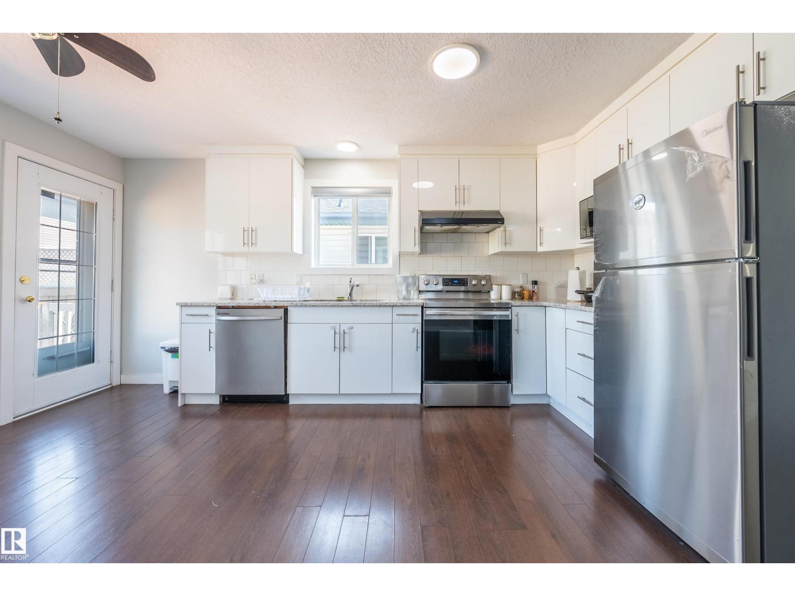 3312 27 ave NW, Edmonton — photo 8