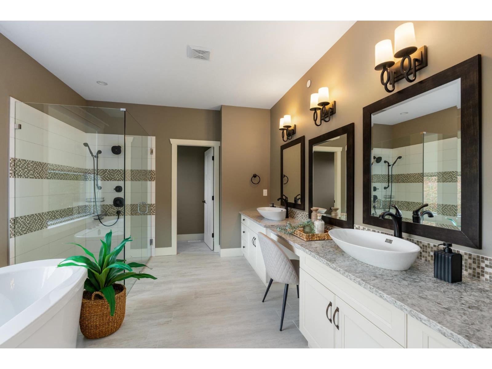 1 24455 61 AVENUE, Langley - Image 1