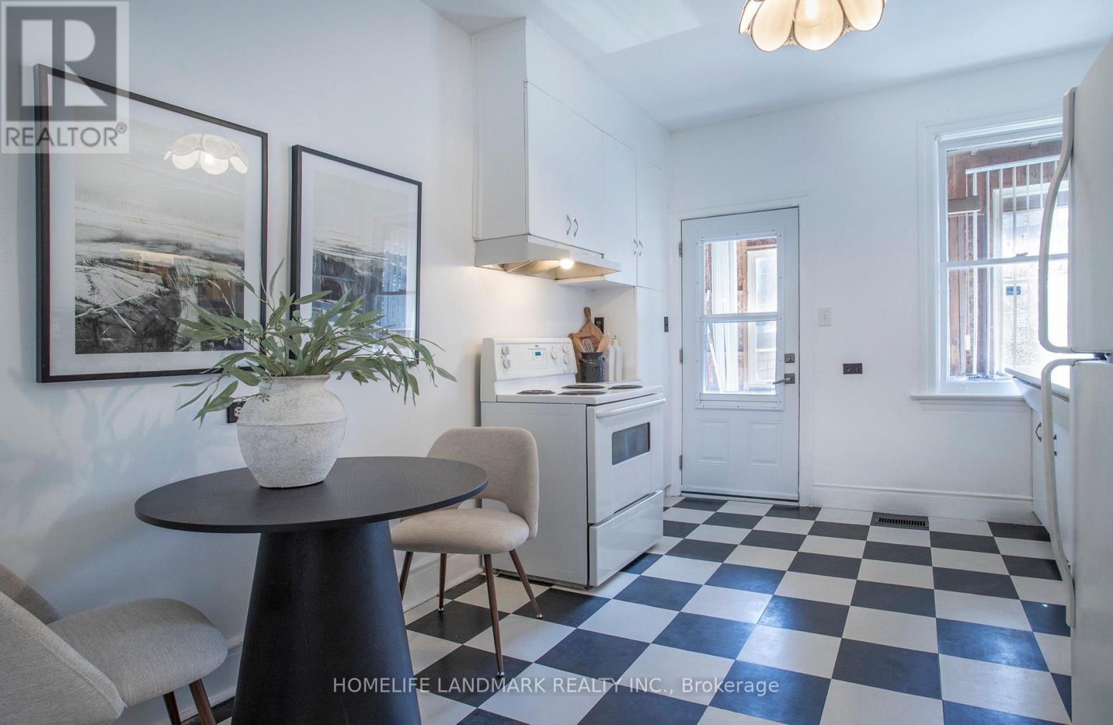 35 Dupont Street, Toronto, ON photo 17