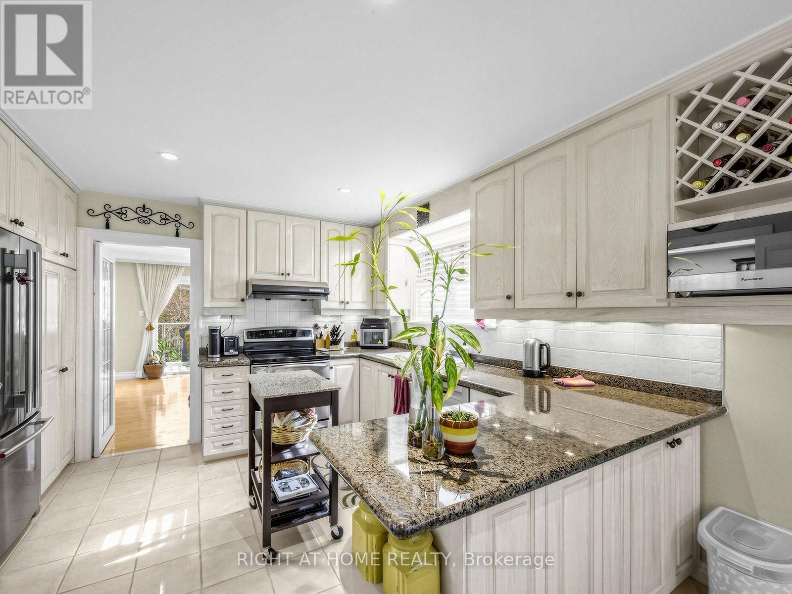 89 Page Avenue, Toronto, ON photo 13