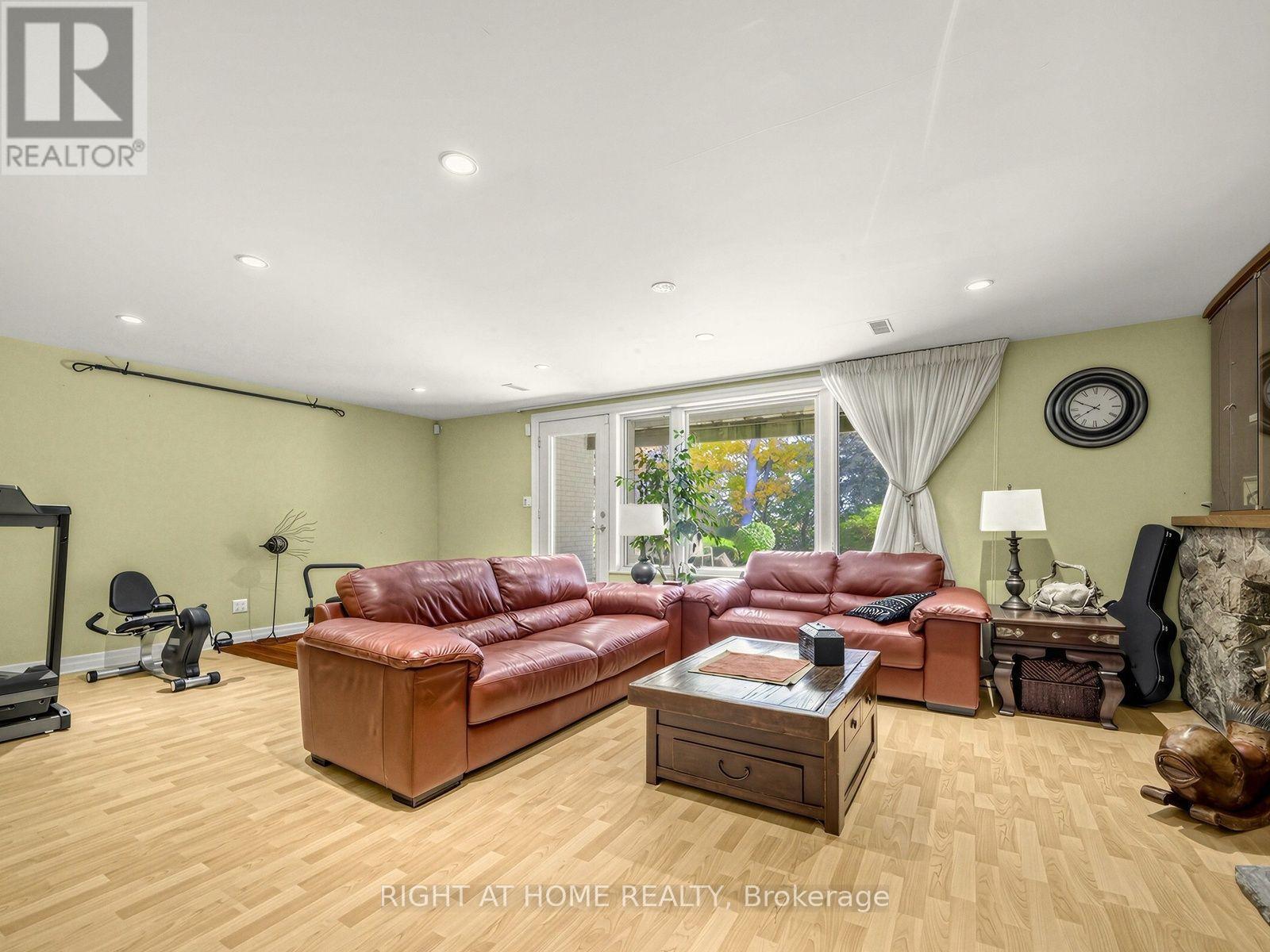 89 Page Avenue, Toronto, ON photo 23