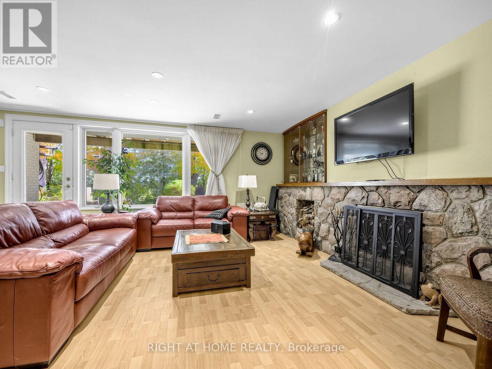 89 Page Avenue, Toronto, ON photo 24