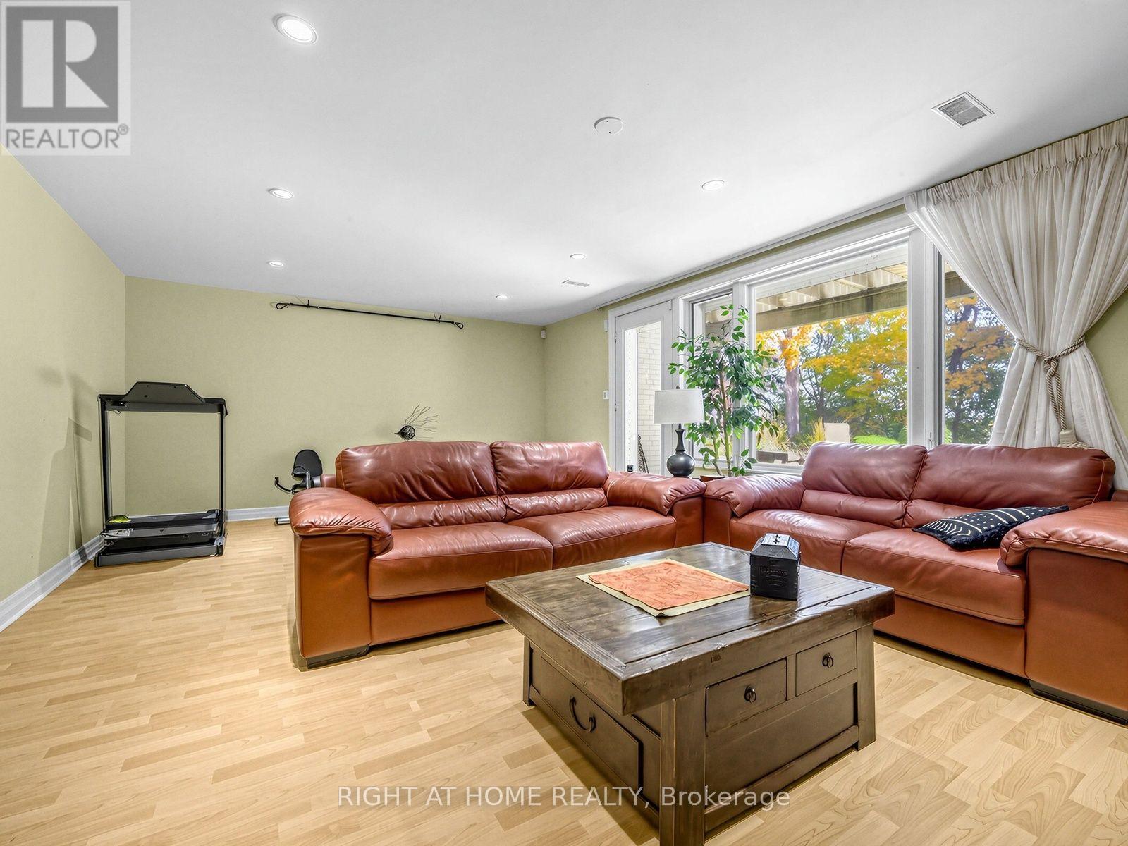 89 Page Avenue, Toronto, ON photo 25