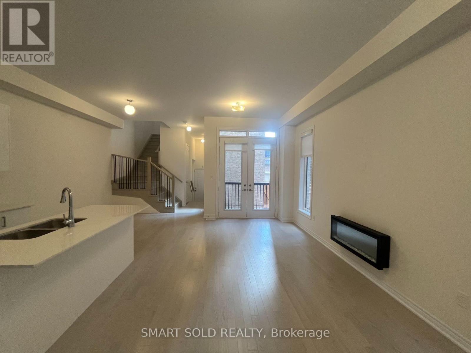 37 MINDANAO AVENUE, Markham (Victoria Manor-Jennings Gate) — photo 3