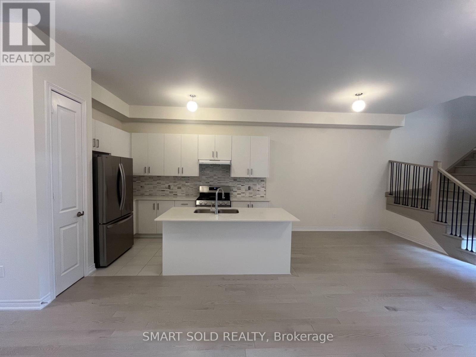 37 MINDANAO AVENUE, Markham (Victoria Manor-Jennings Gate) — photo 4