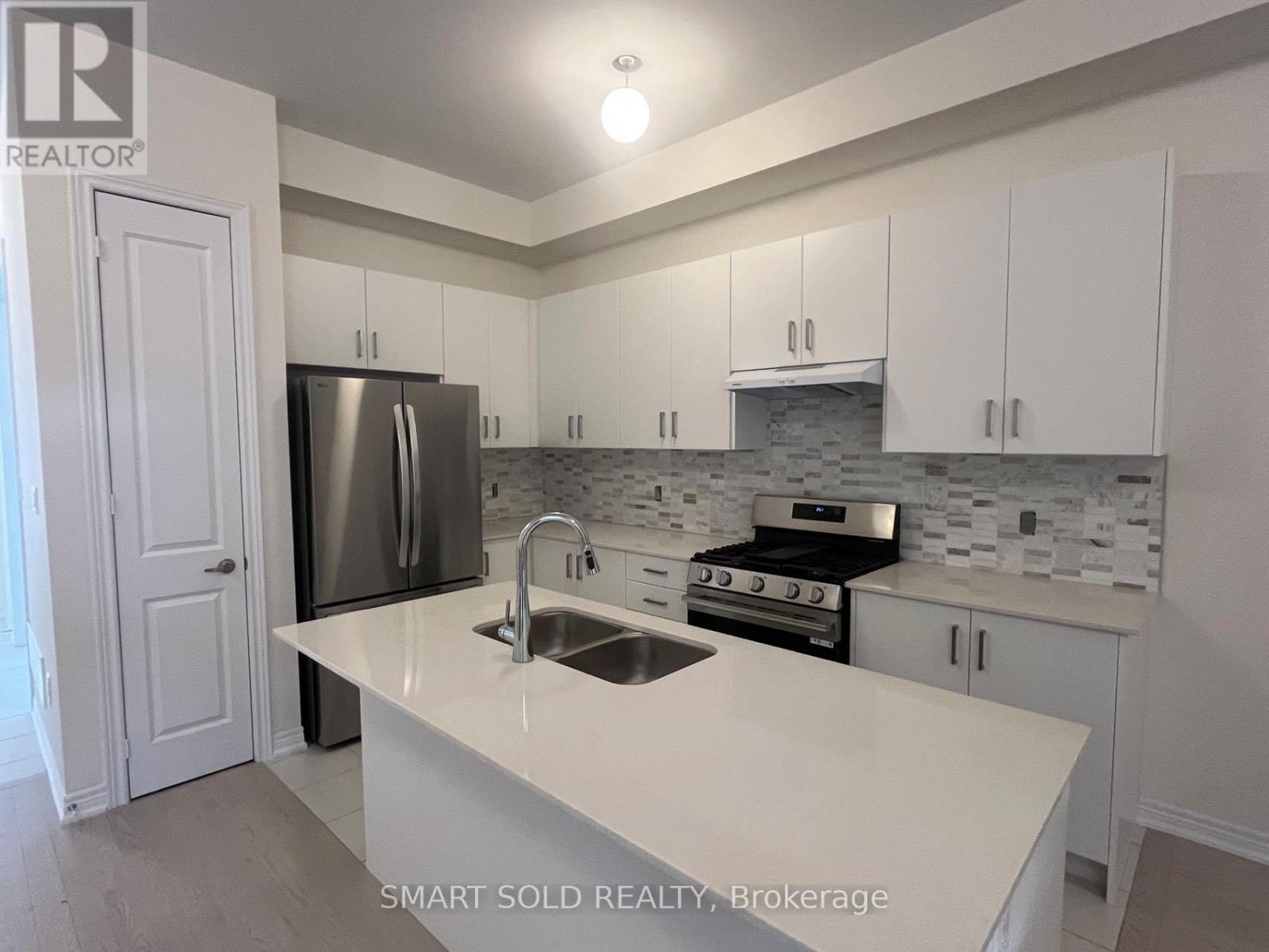 37 MINDANAO AVENUE, Markham (Victoria Manor-Jennings Gate) — photo 6