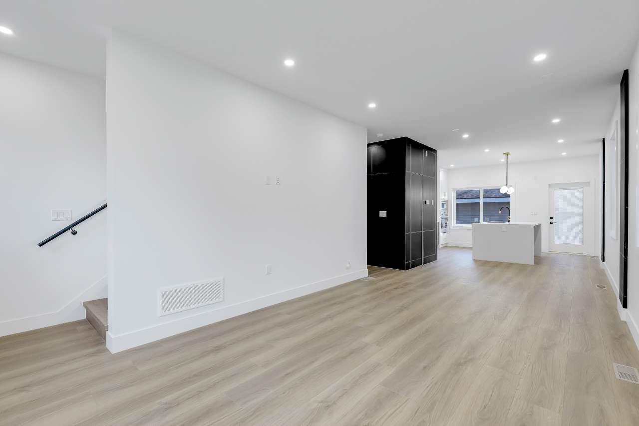 Photo of 102 14755 68A AVENUE 36