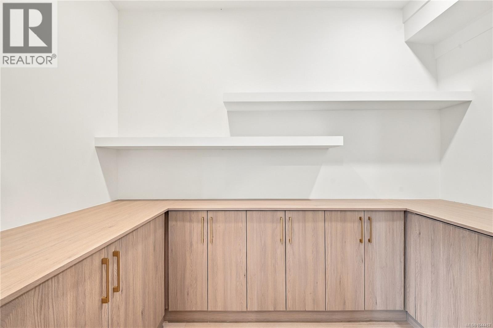 817 BLACKBIRD Pl, Langford - Image 1