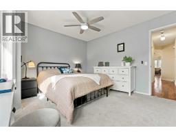 60 Hidden Green Nw, Calgary, AB T3A5K6 Photo 13