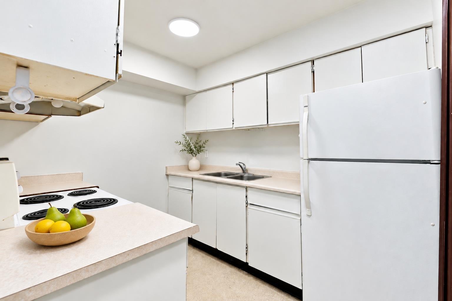 10511 HOLLY PARK LANE, Surrey - Image 1